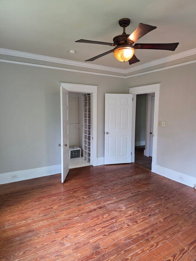 Building Photo - 2BR/2BA Cottage