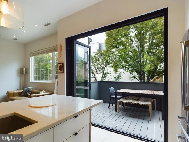 Building Photo - 1114 Shackamaxon St