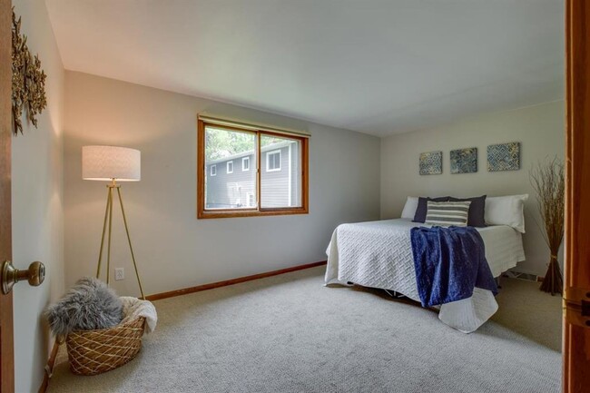 Building Photo - 6409-6411 Hammersley Rd Duplex