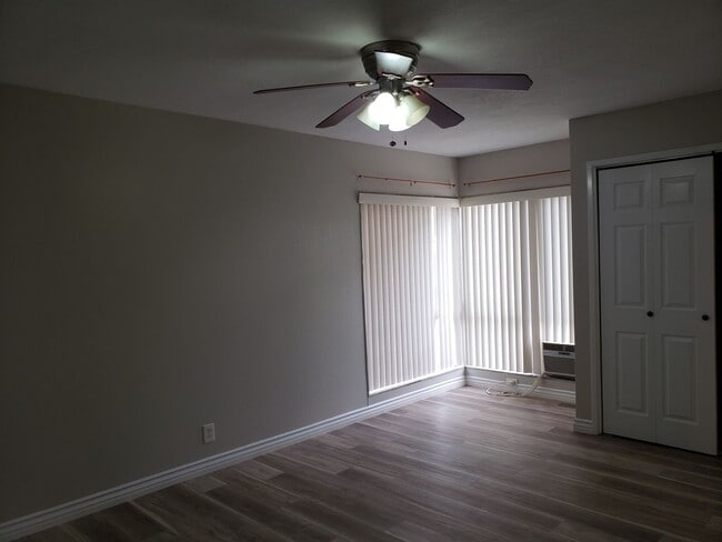 Building Photo - Great 3-bedroom, 2 bath home in Tustin Mea...