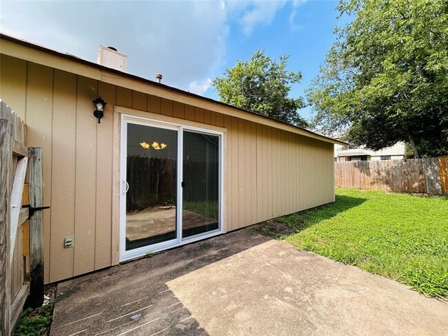 Building Photo - 416 Greenlawn Blvd