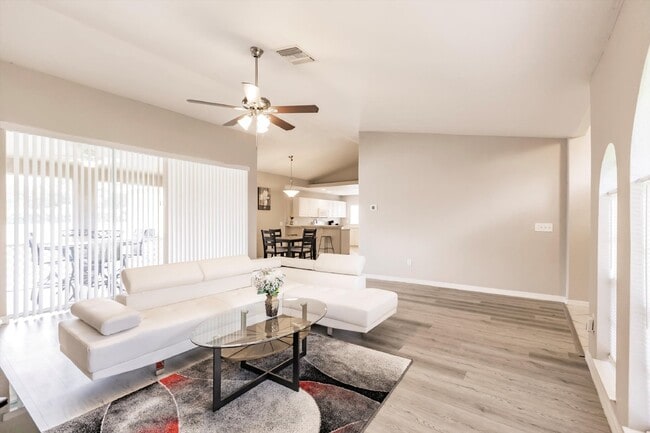 Building Photo - "Charming 3-Bedroom Home with 2 Full Baths and Spacious 2537 Sq Ft in North Port, FL!"