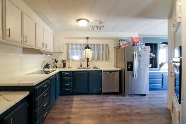 Building Photo - 2 Bed, 2 Bath Home in Kennewick with a SHOP!