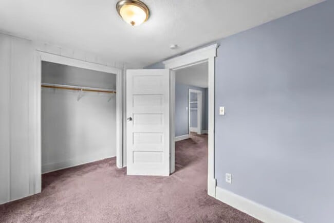 Building Photo - 3003 California St NE