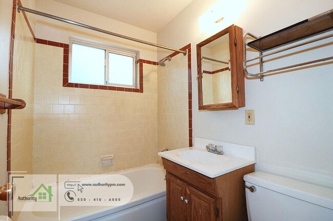 Building Photo - 20877 Cottonwood Dr