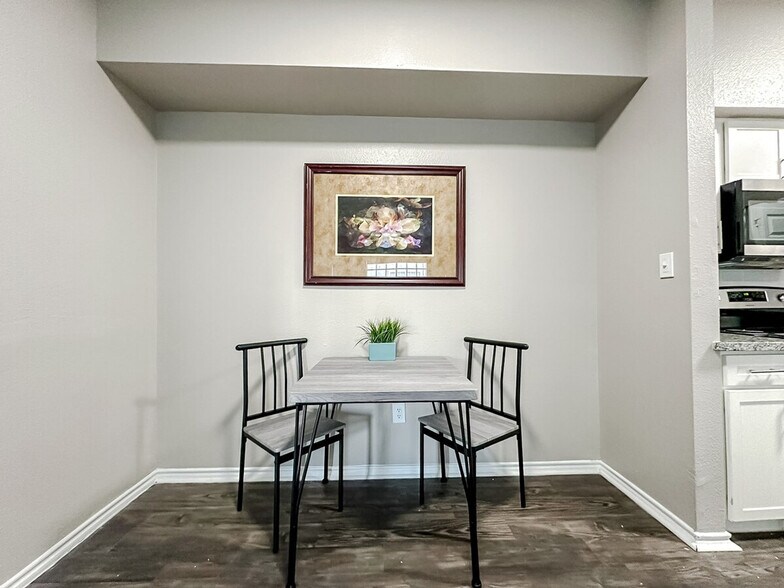 Building Photo - 6225 Saratoga Blvd