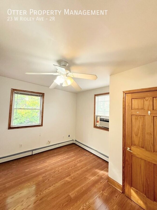 Building Photo - Lovely, Sun Drenched 3BR/1BA Ridley Park Apt