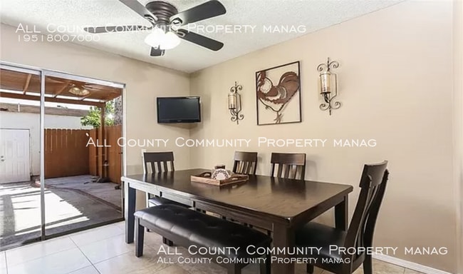 Building Photo - Beautiful 3 bedroom 1.5 bath Townhouse