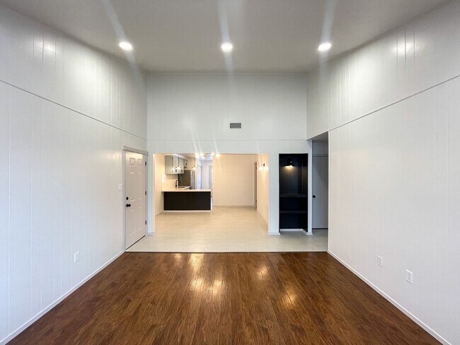 Building Photo - 1100 Shasta Ave W
