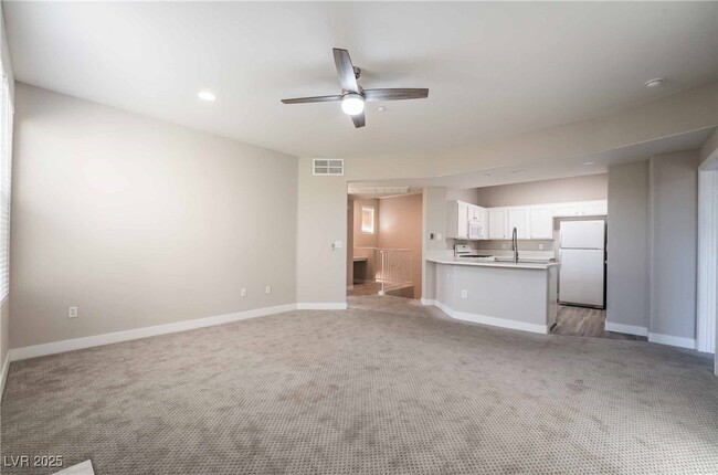Building Photo - 5855 Valley Dr