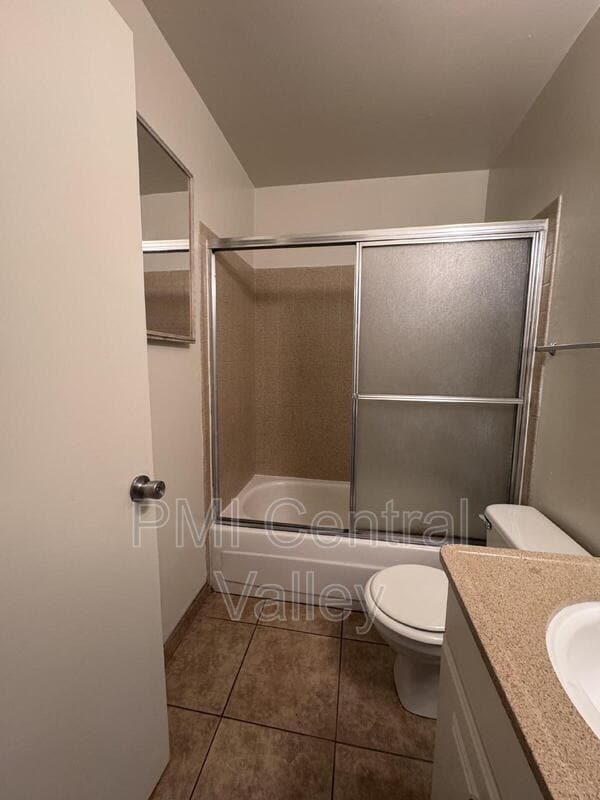 Building Photo - 4479 La Cresta Way