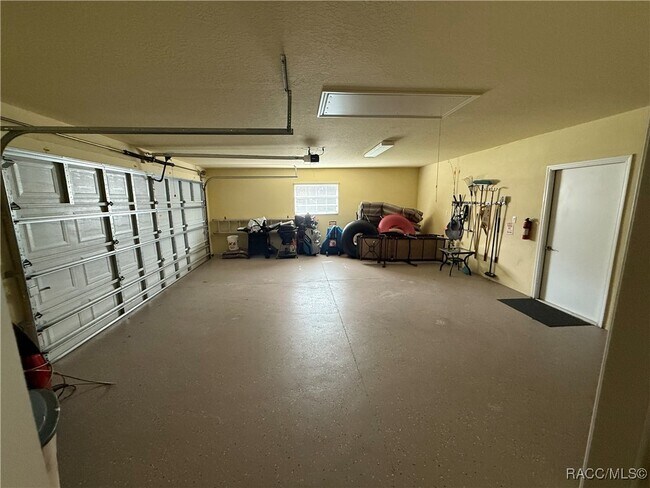 Building Photo - 12 Sweet Peas Ct