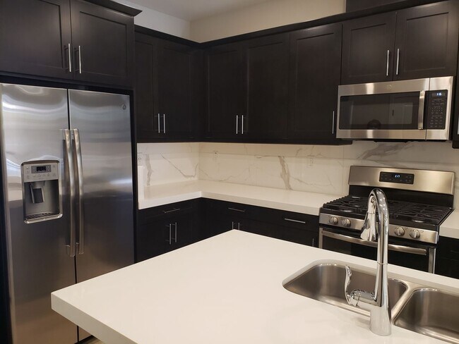 Building Photo - Stunning New Home for Rent in Vista