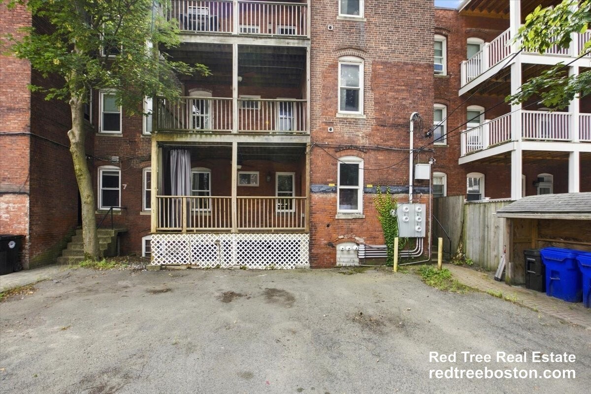 Building Photo - 9 Strathmore Rd