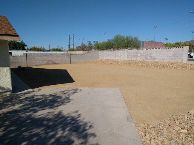 Building Photo - 848 Jeri Ln
