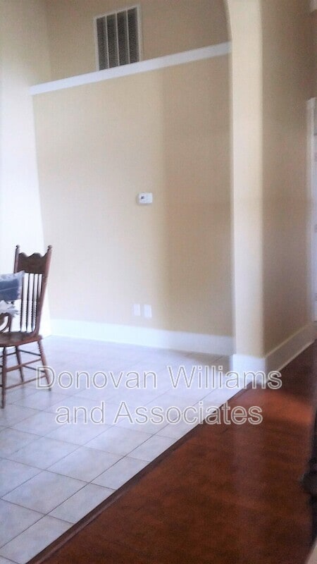 Building Photo - 135 E Wilson Ave