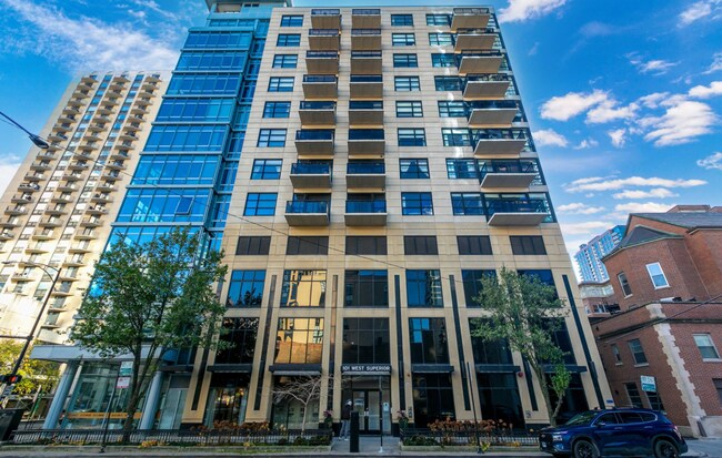 Primary Photo - River North Stunning Furnished 2b2b Apartment