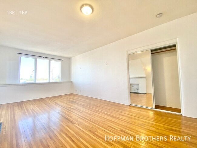 Building Photo - 706 N Curson Ave