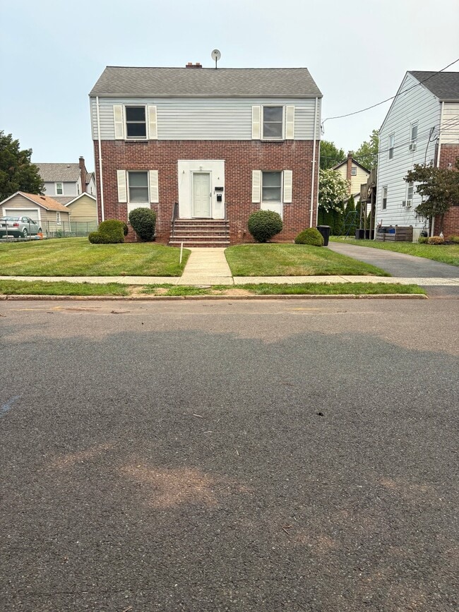 Building Photo - 4 Preston Ave