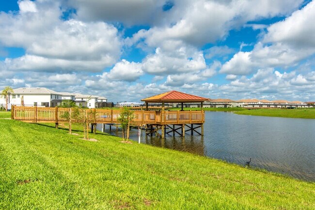 Building Photo - 4821 Kings Castle Cir
