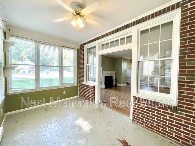Building Photo - 1518 Fort Bragg Rd