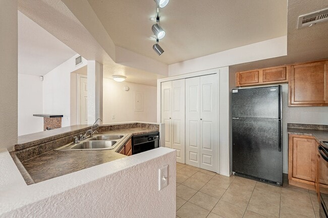 Building Photo - Ready to Move In - Two Bedrooms!