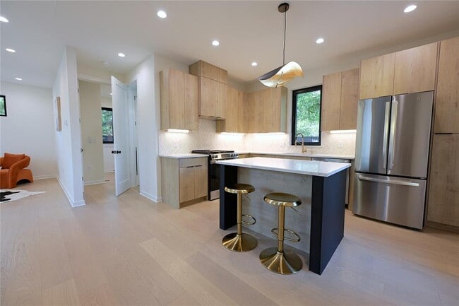 Building Photo - 4410 Glomar Ave