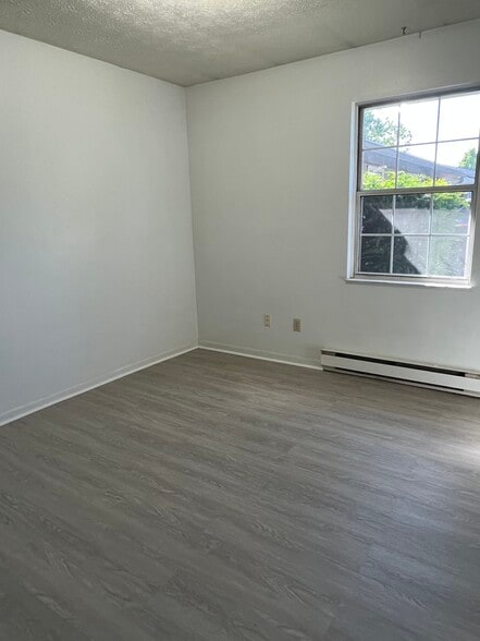 Building Photo - 1020 Arrowhead Dr
