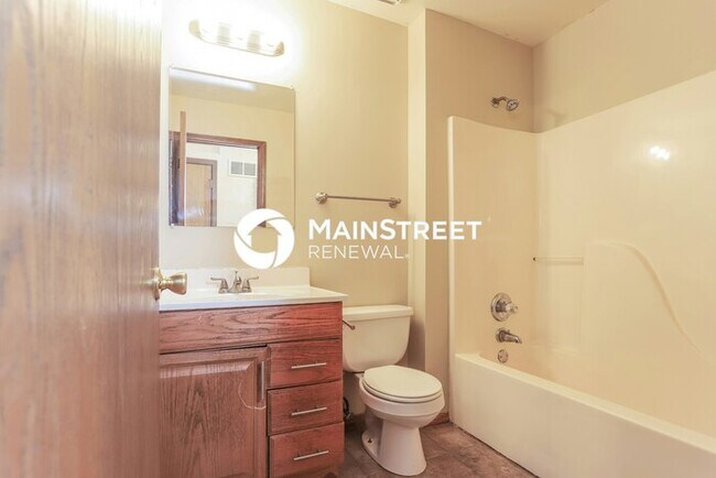 Building Photo - 3 Bedroom Pet-Friendly Home in O'Fallon, MO with Main Street Renewal