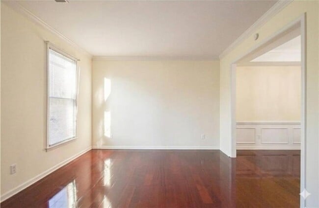 Building Photo - 1104 Sadlers Close