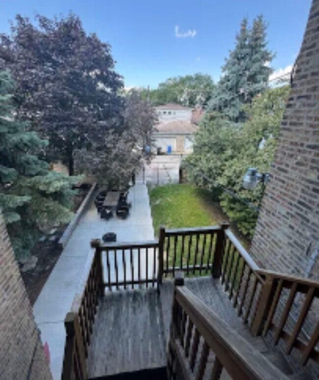 Building Photo - 2 bedroom in Chicago IL 60618