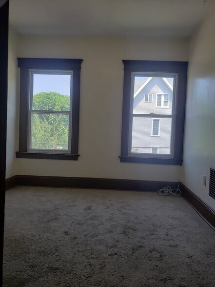 Building Photo - 234 Howard Ave