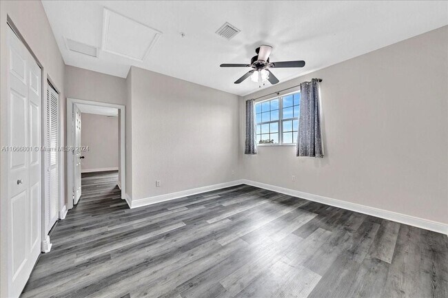 Building Photo - 995 SW 147th Ave