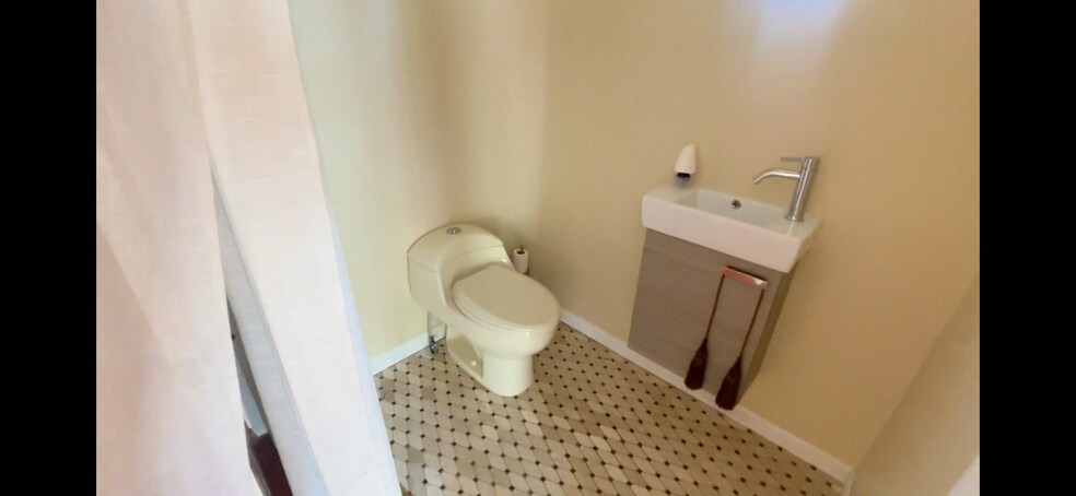 Building Photo - 3529 Palm Ave