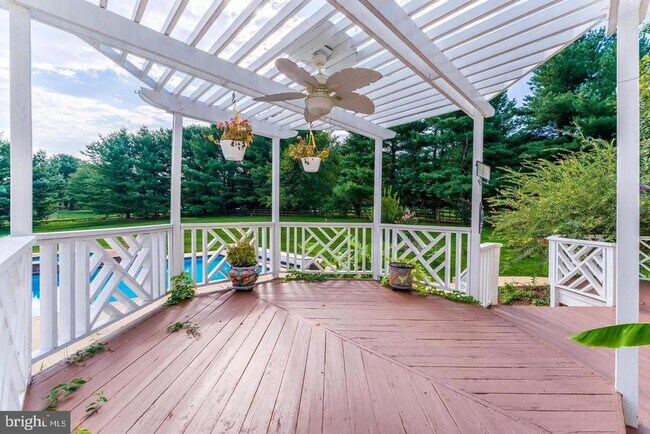 Building Photo - 615 Nalls Farm Way