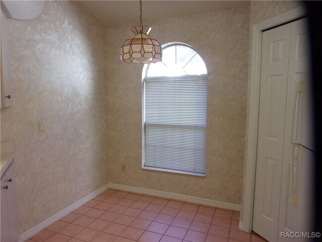 Building Photo - 807 Lanark Dr