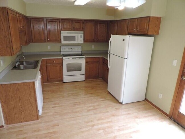 Building Photo - 1154 Mormon Trek Blvd