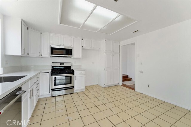 Building Photo - 1230 E Ocean Blvd