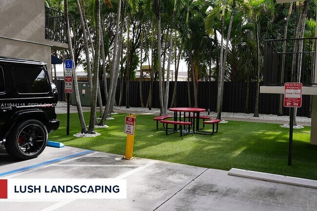 Building Photo - 211 NW 72nd Ave