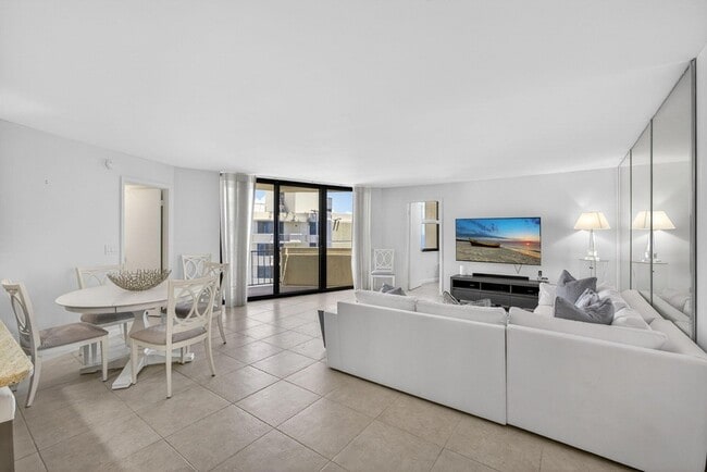 Building Photo - 2800 N Ocean Dr