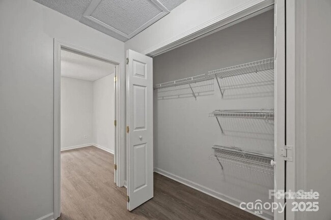 Building Photo - 6 Azalea Rd