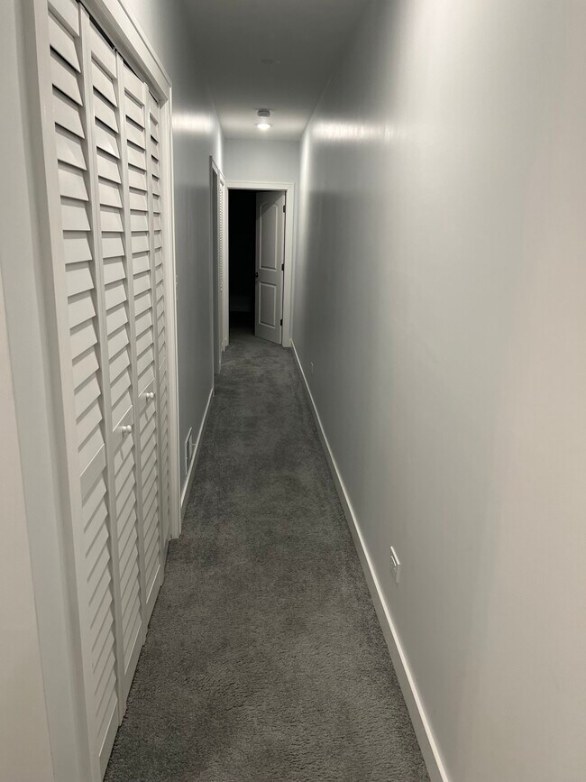 Third floor hallway - 6033 S Eberhart Ave