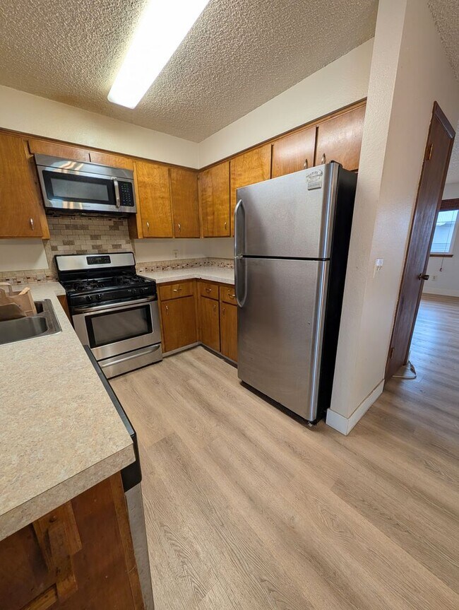 Building Photo - Pet-Friendly Condo