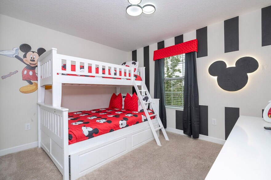 Building Photo - 4827 Kings Castle Cir