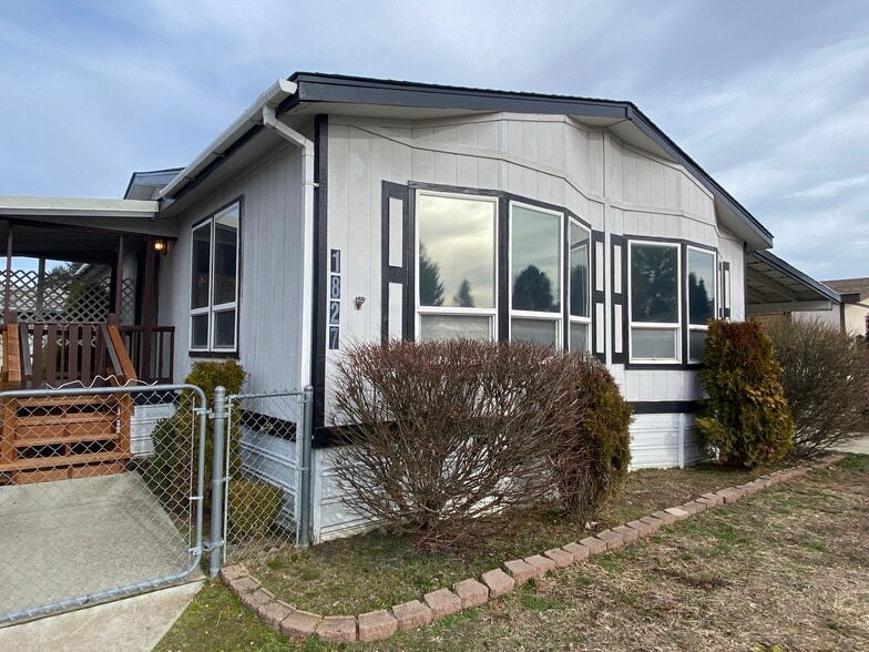 Building Photo - 1827 Westminster Ave