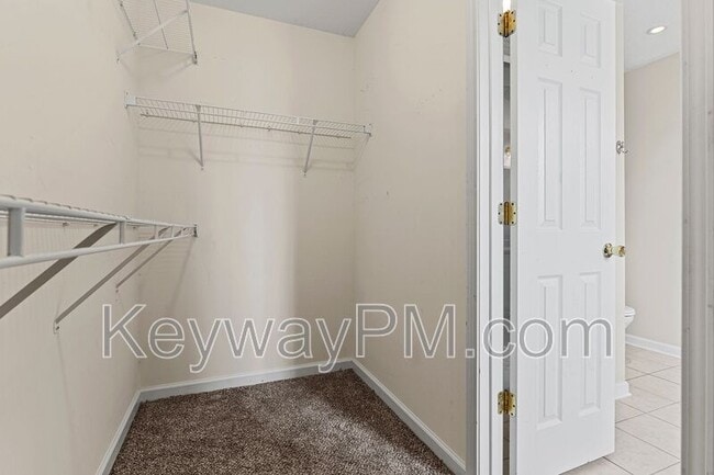 Building Photo - 219 Rainbow Falls