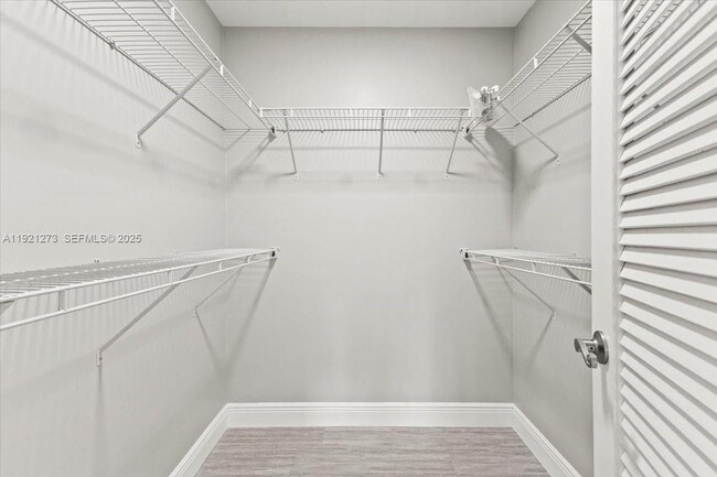 Building Photo - 1020 NW 88th Ave