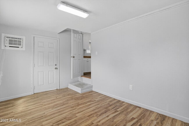 Building Photo - 1410 S 24th Ave