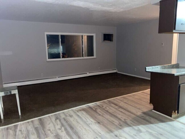 Building Photo - 1885 N Taylor Rd