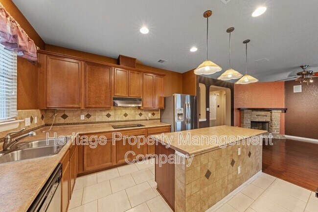 Building Photo - 141 Springtree Gate